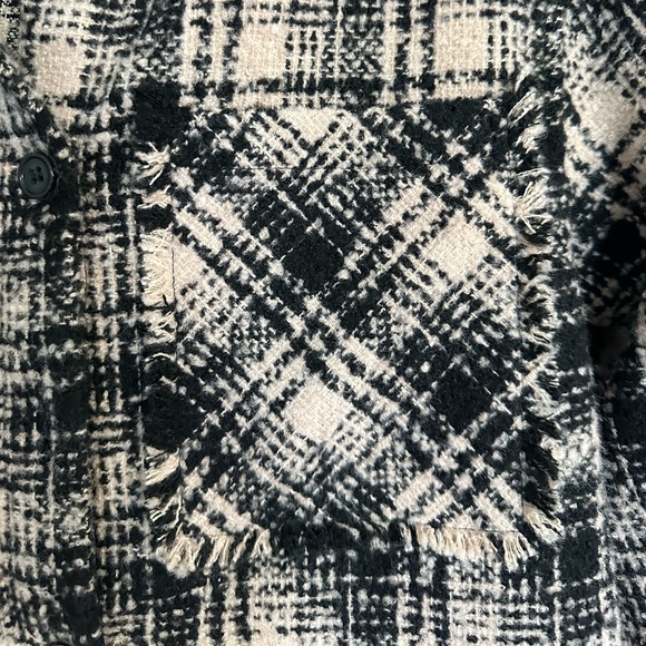 Plaid Shacket with frayed trim - Picture 4 of 5